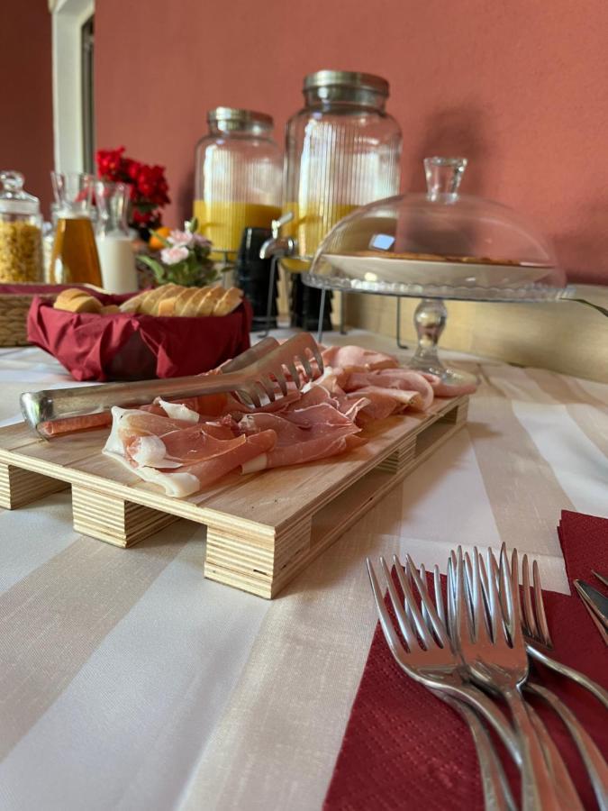 Bed & Breakfast La Rondinella Cerasolo Екстер'єр фото