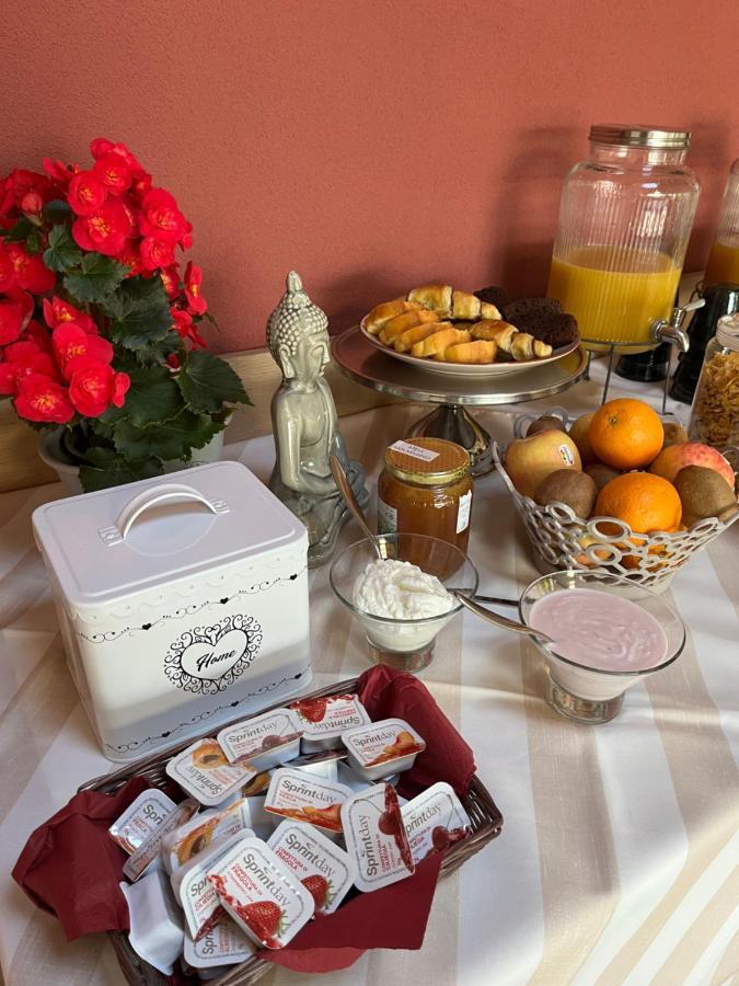 Bed & Breakfast La Rondinella Cerasolo Екстер'єр фото